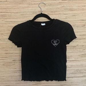 Super cute lettuce-edge embroidered baby tee